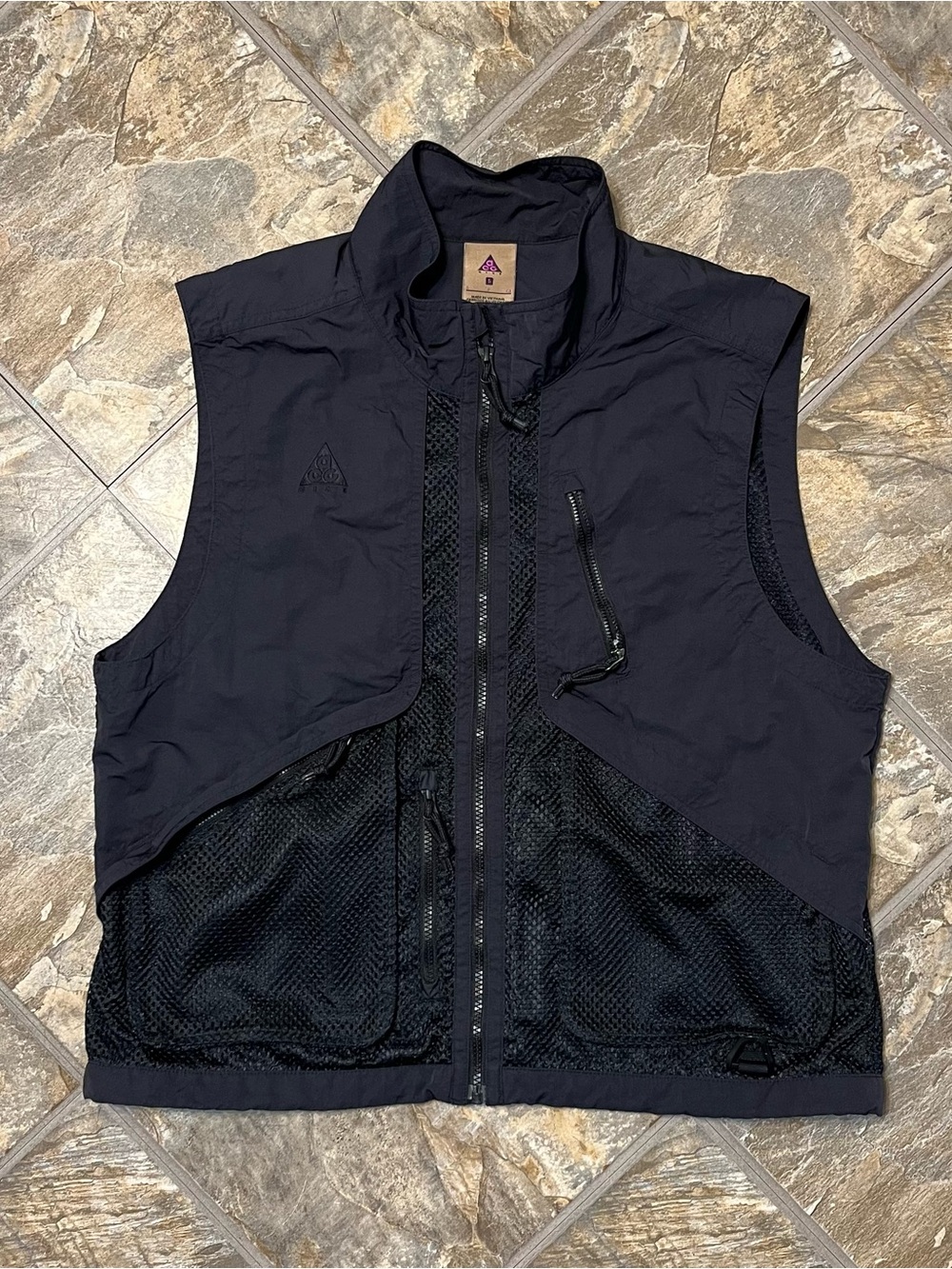 Nike ACG Vest Mens Small Black Nylon Mixed Media Full Zip Mesh Lined Utility